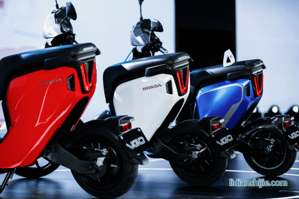 Honda發(fā)布中國首款鋰電池電動摩托車V-GO