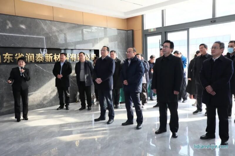 12月22日下午，住棗全國、省和市人大代表來嶧城區(qū)開展會(huì)前集中視察活動(dòng)