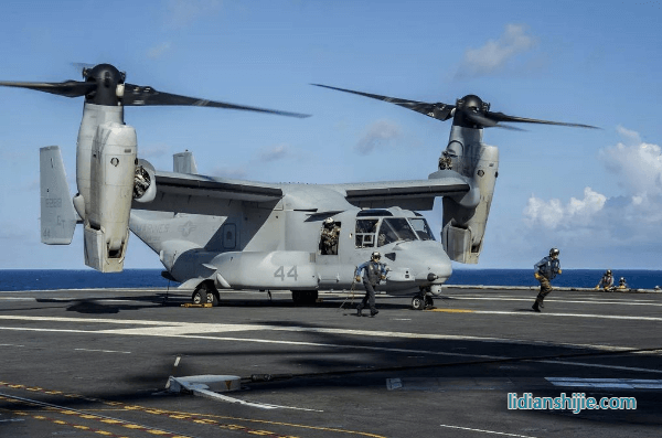 MV-22魚鷹側(cè)轉(zhuǎn)旋翼機(jī)